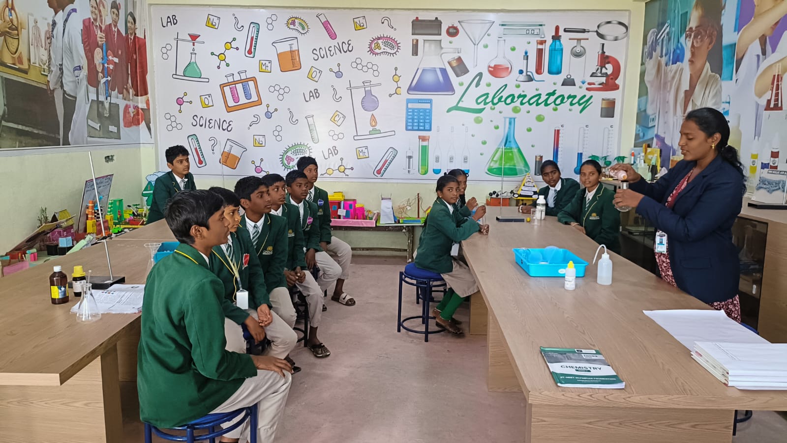 Oakley School Cherial science laboratory demonstration